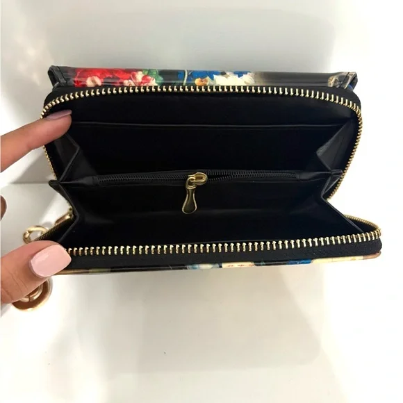 Brand New Floral Wallet Shiny - Picture 3 of 4